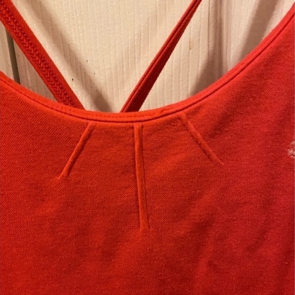 Reebok, Size M, breathable tank top, nice print design. Awesome vivid color. - Picture 6 of 13